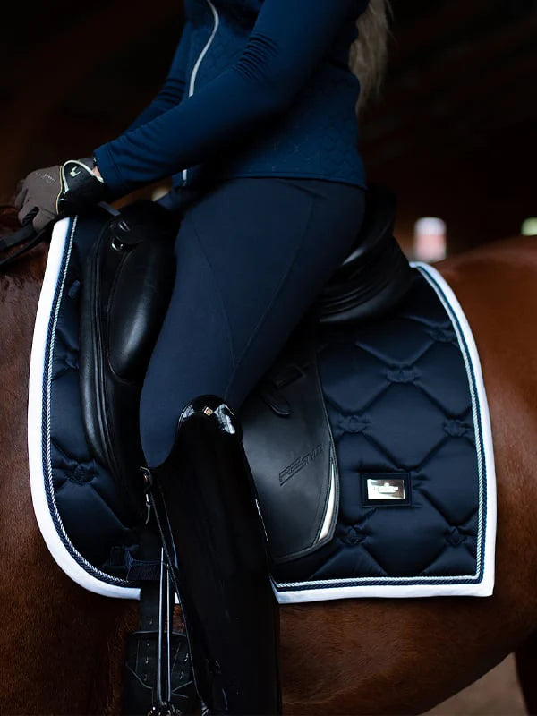 Equestrian Stockholm Dressurschabracke - Midnight White Edge